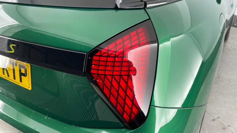 MINI Cooper 160kW SE Exclusive 54kWh 3dr Auto Electric Hatchback